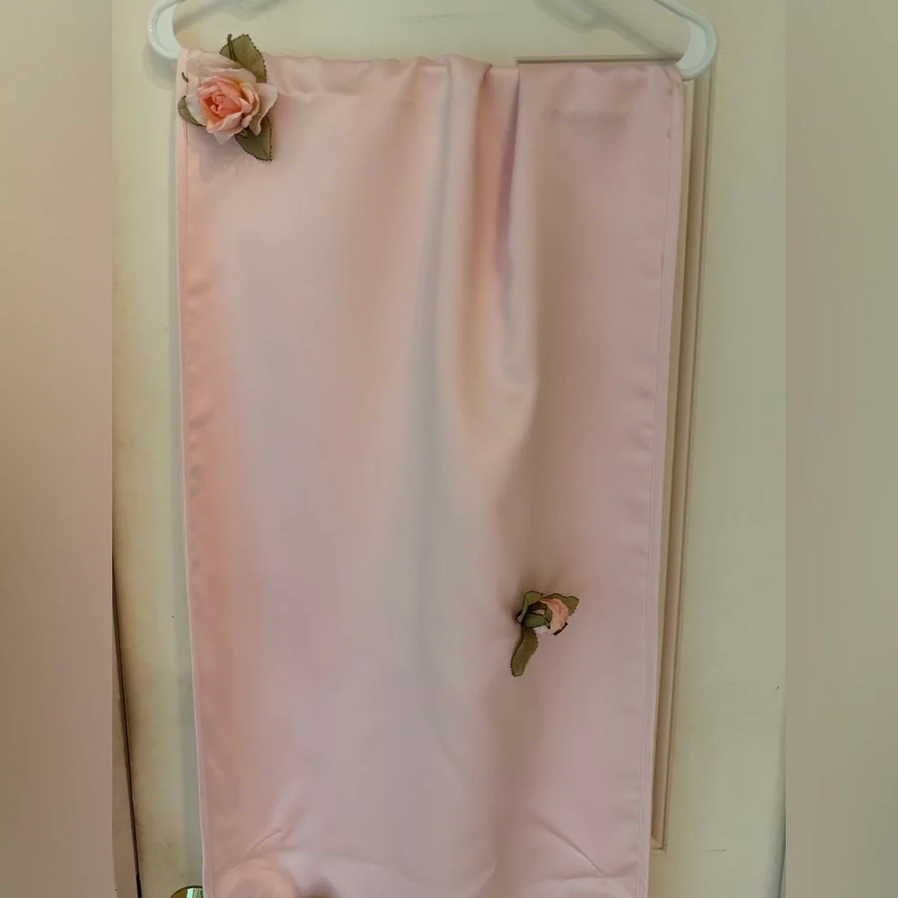 Ilana Wolf NWT Pink Satin Evening Wrap w/ Silk Flower Embellishment. Gorgeous! - Picture 4 of 16